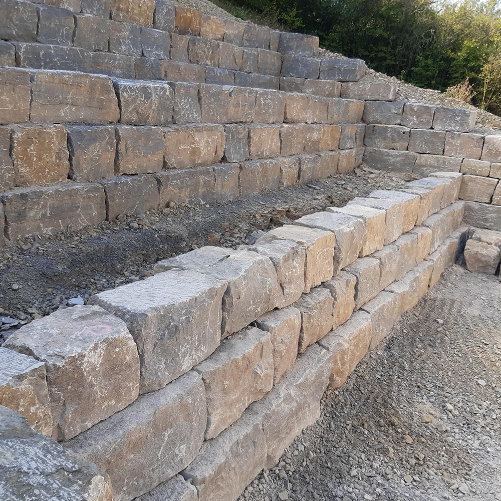 Natursteinmauer